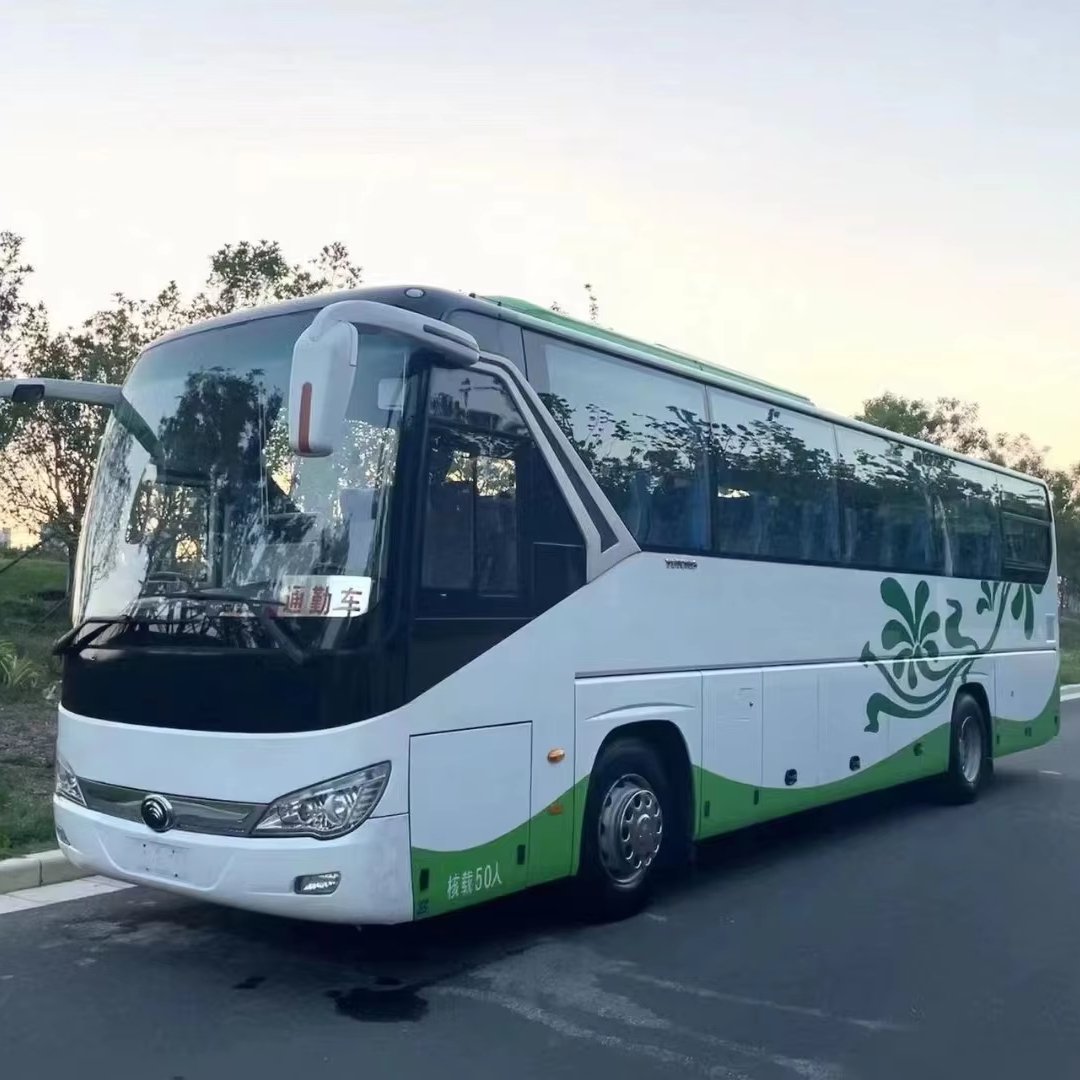 Hiace Coach Buses 50 Seats Used ZK6119 Coach Bus 4 Wheel Luxury Long Distance Used Bus for Sale